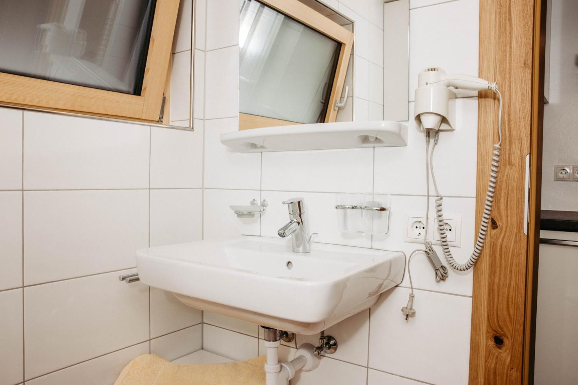 Haus Kella-Egg Hotel Бранд Екстериор снимка